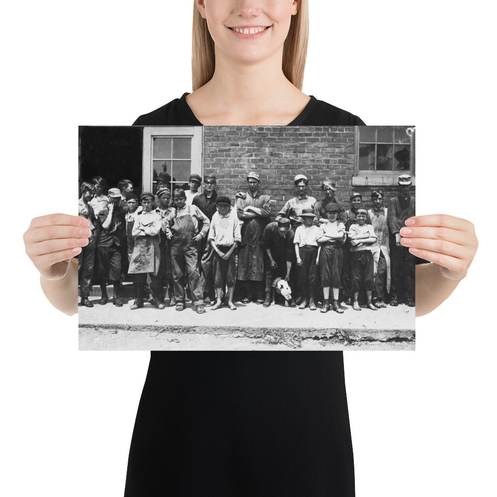 Photo paper poster – West End Shoe Factory, Lynchburg. Photo by Lewis Hine (1911)