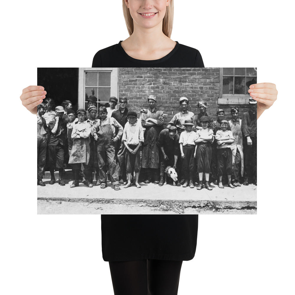 Photo paper poster – West End Shoe Factory, Lynchburg. Photo by Lewis Hine (1911)